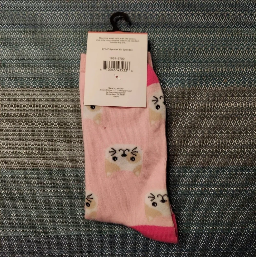 MY CAT IS MY VALENTINE CREW SOCKS 4-10 SHOE SIZE BNWT SO 1 LEFT!